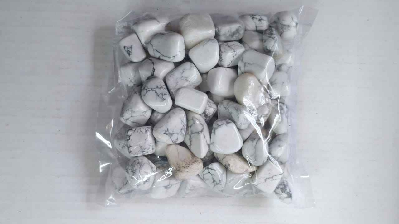 HOWLITE TUMBLE STONE - 1 KG