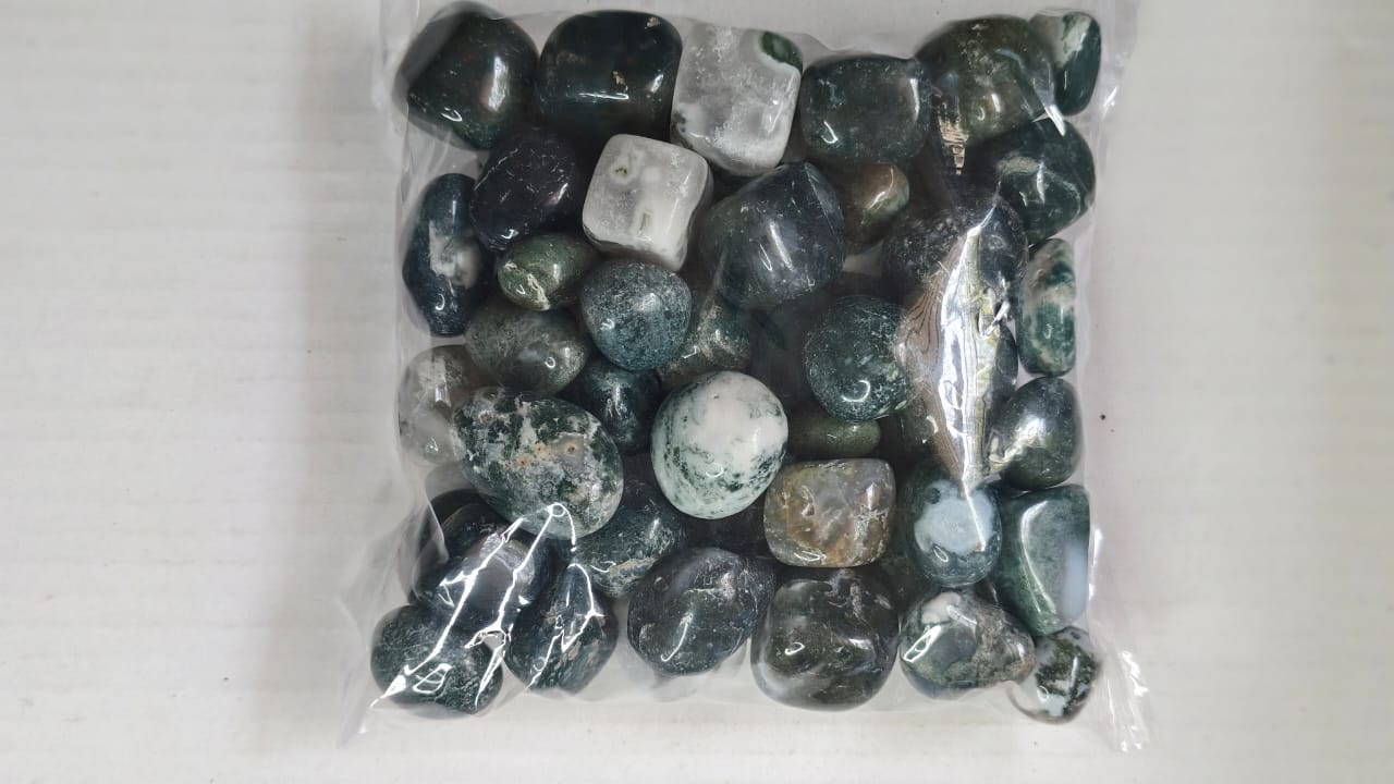MOSS AGATE TUMBLE STONES - 1 KG