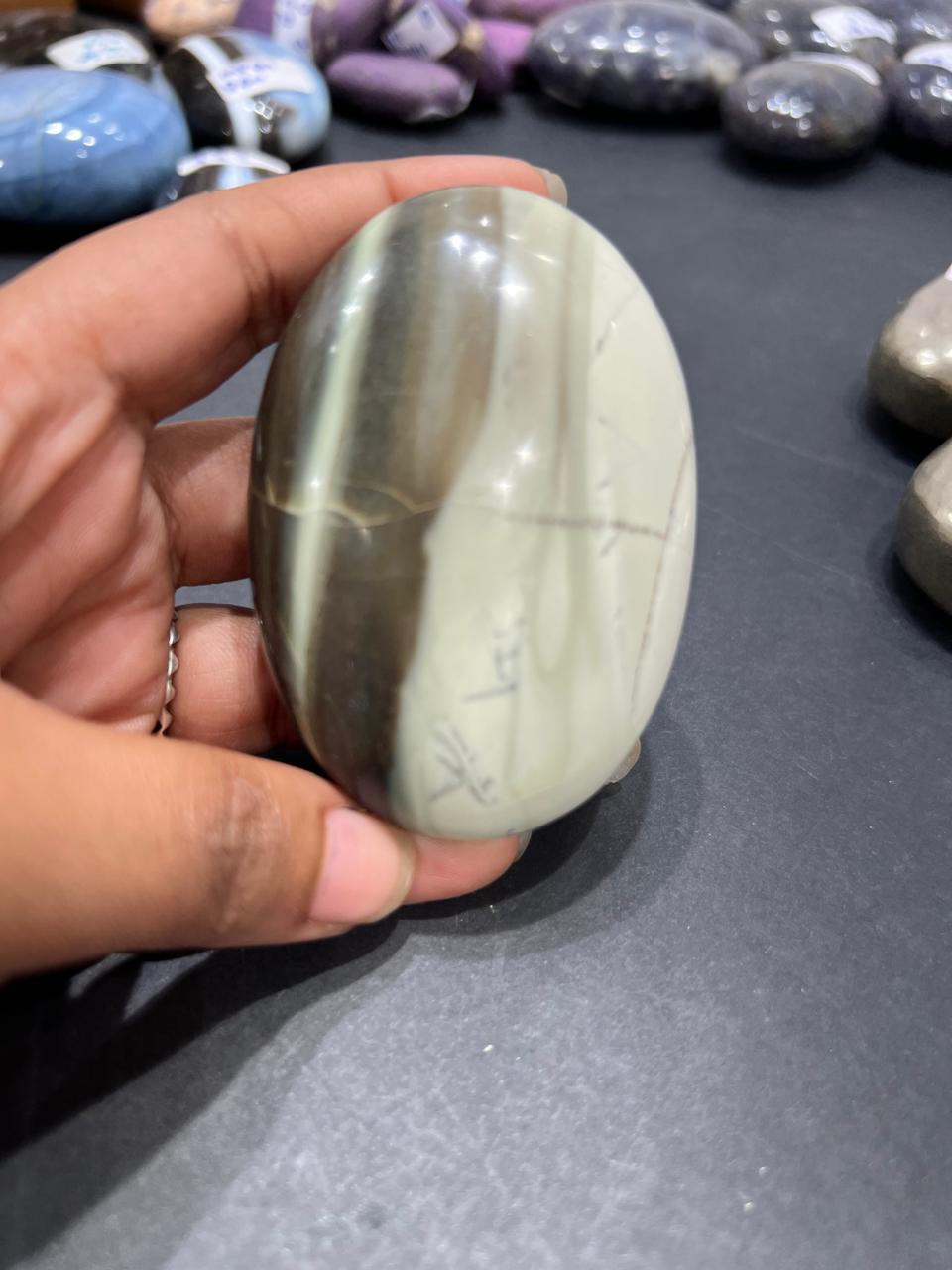 Bounded Infinite Palm Stone