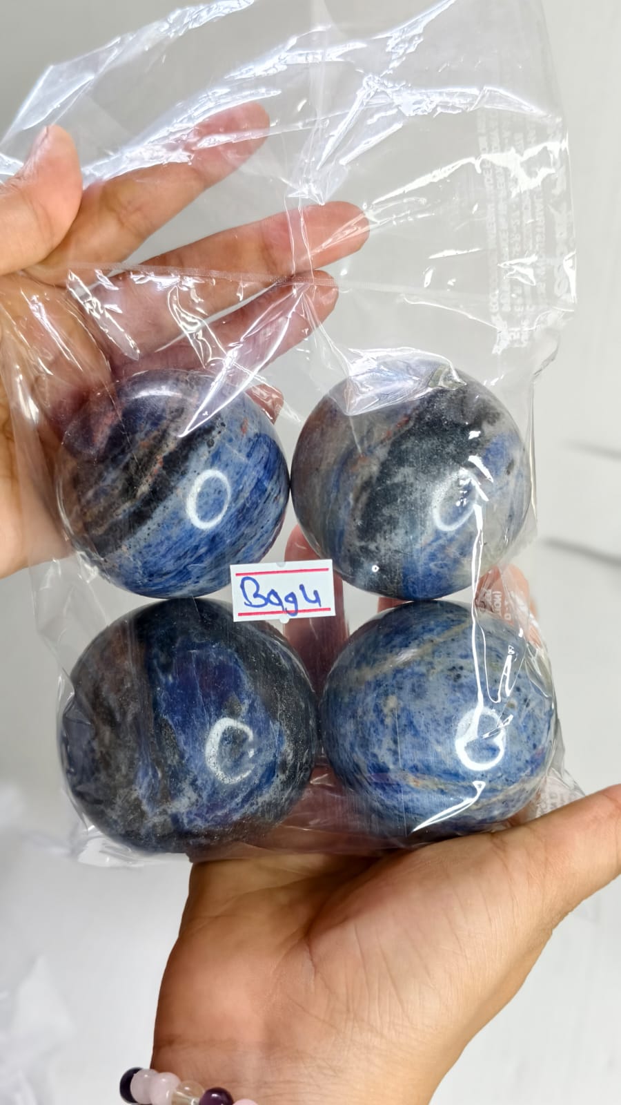 SODALITE SPHERE BAG 4 - 1 KG, 4 PCS