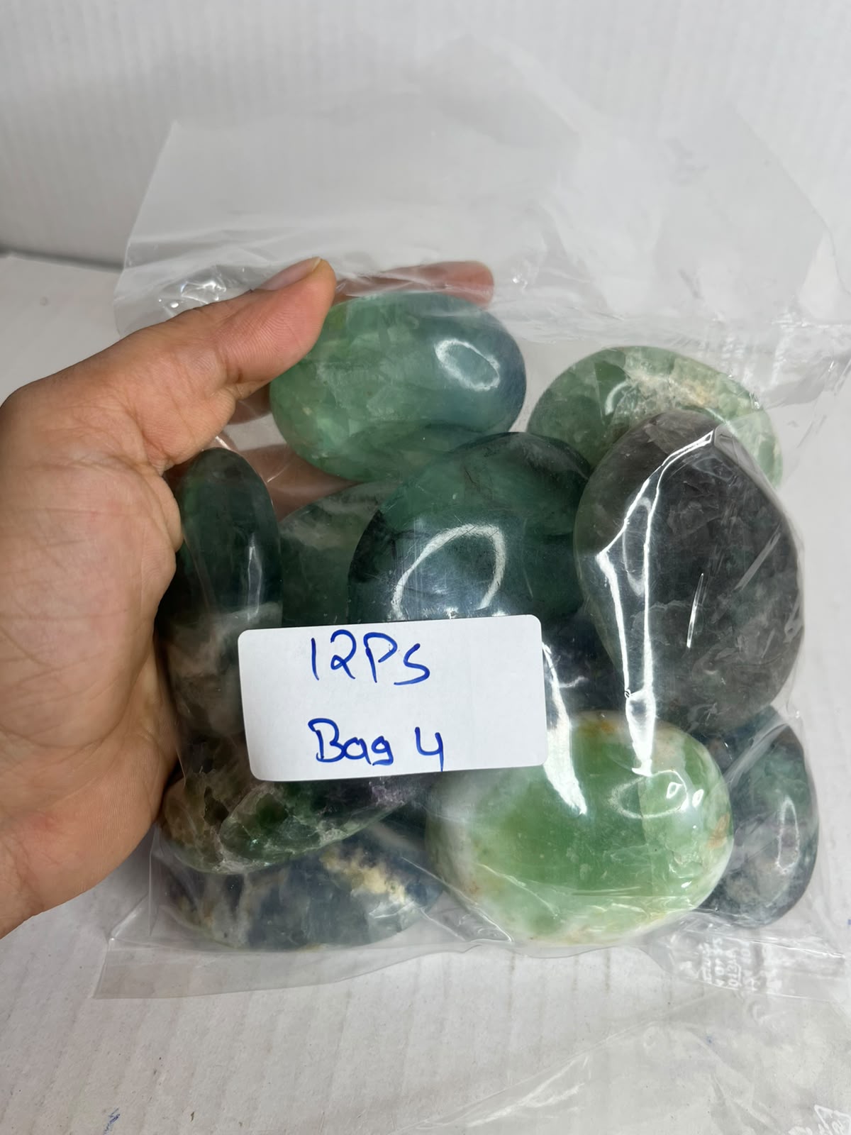 MULTI FLUORITE PALM STONE BAG 4 - 1 KG, 12 PCS