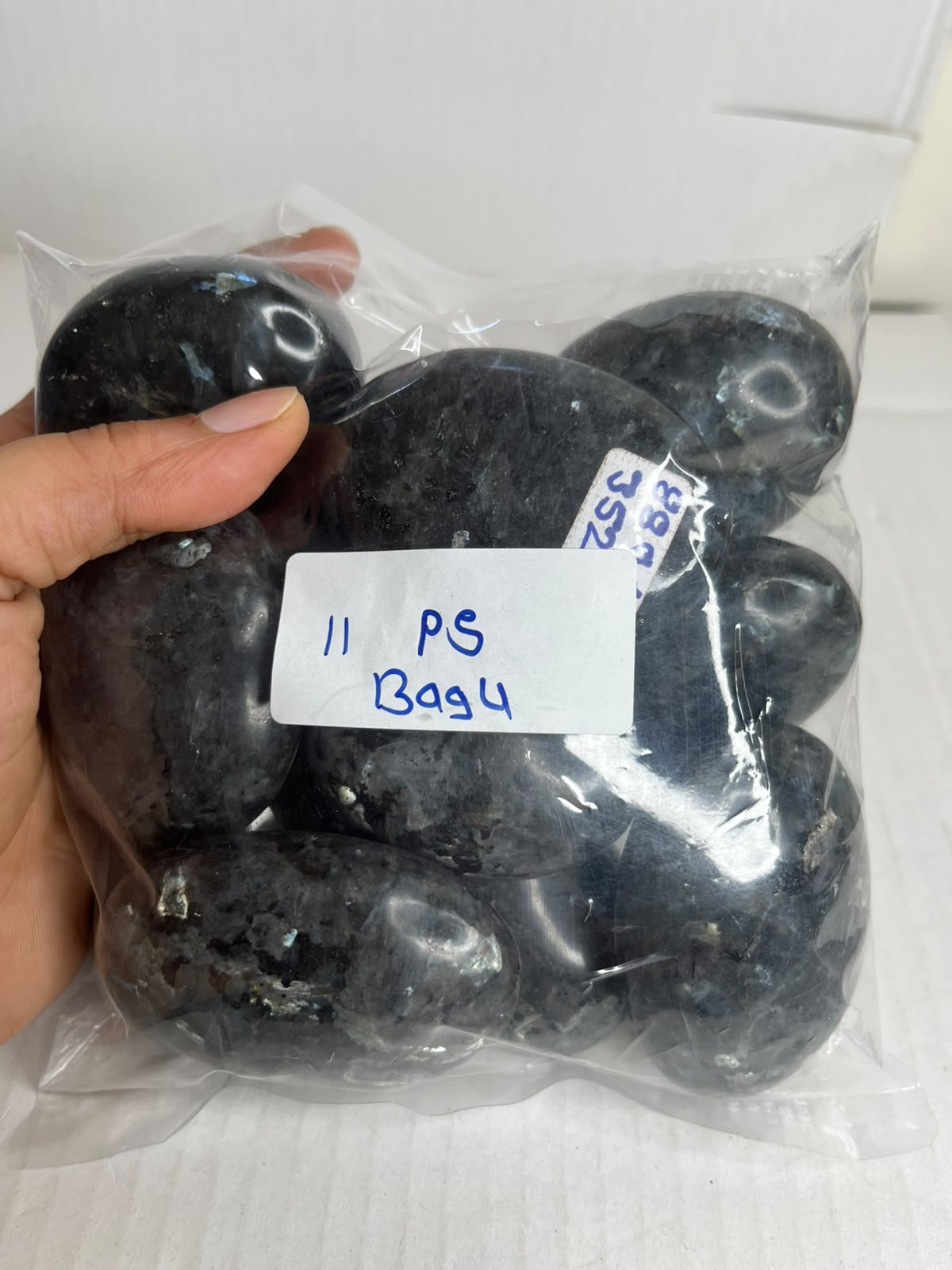 LARVIKITE PALM STONE BAG 4 - 1 KG, 11 PCS