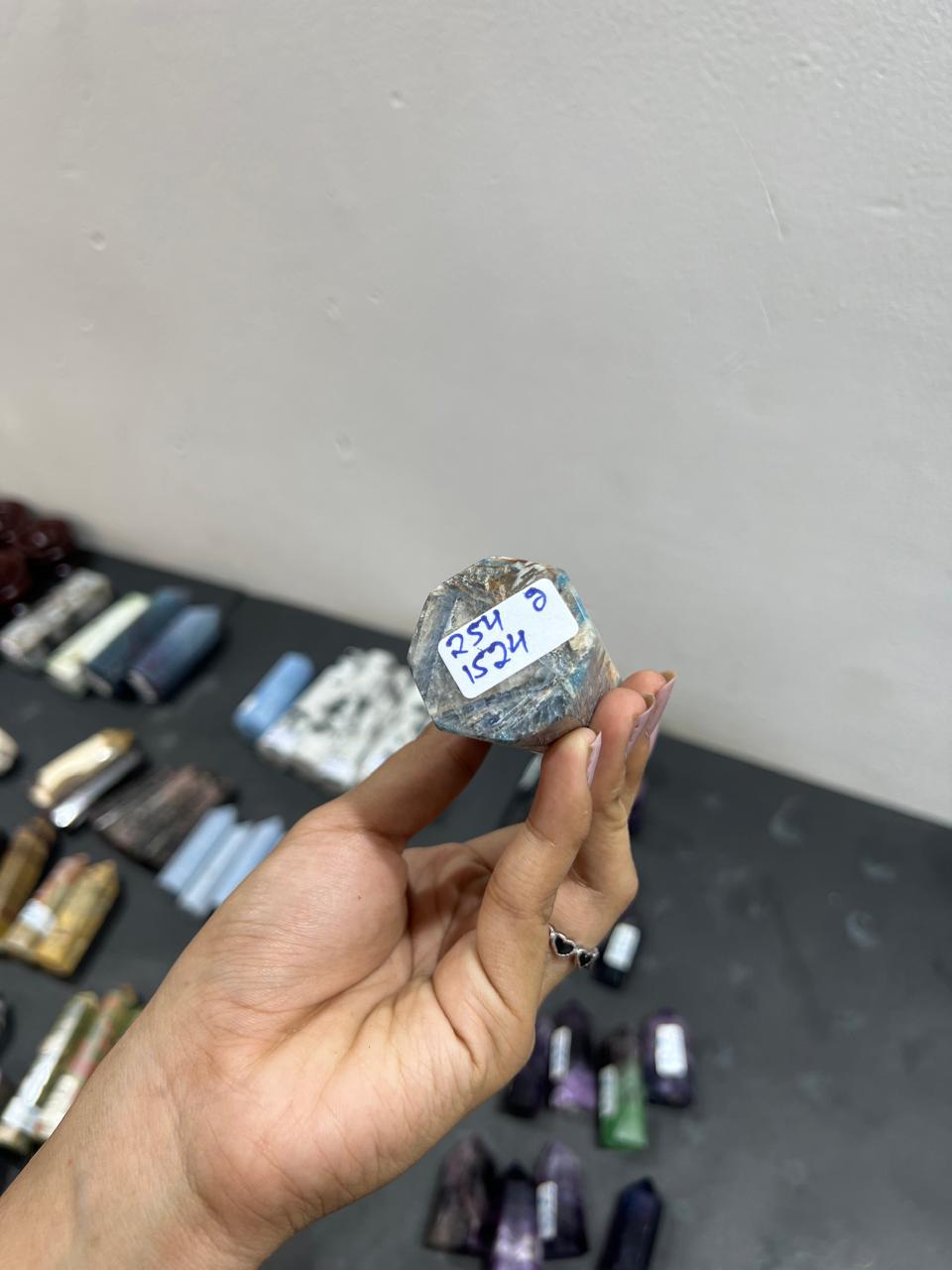 Kynite quartz Tower 254g