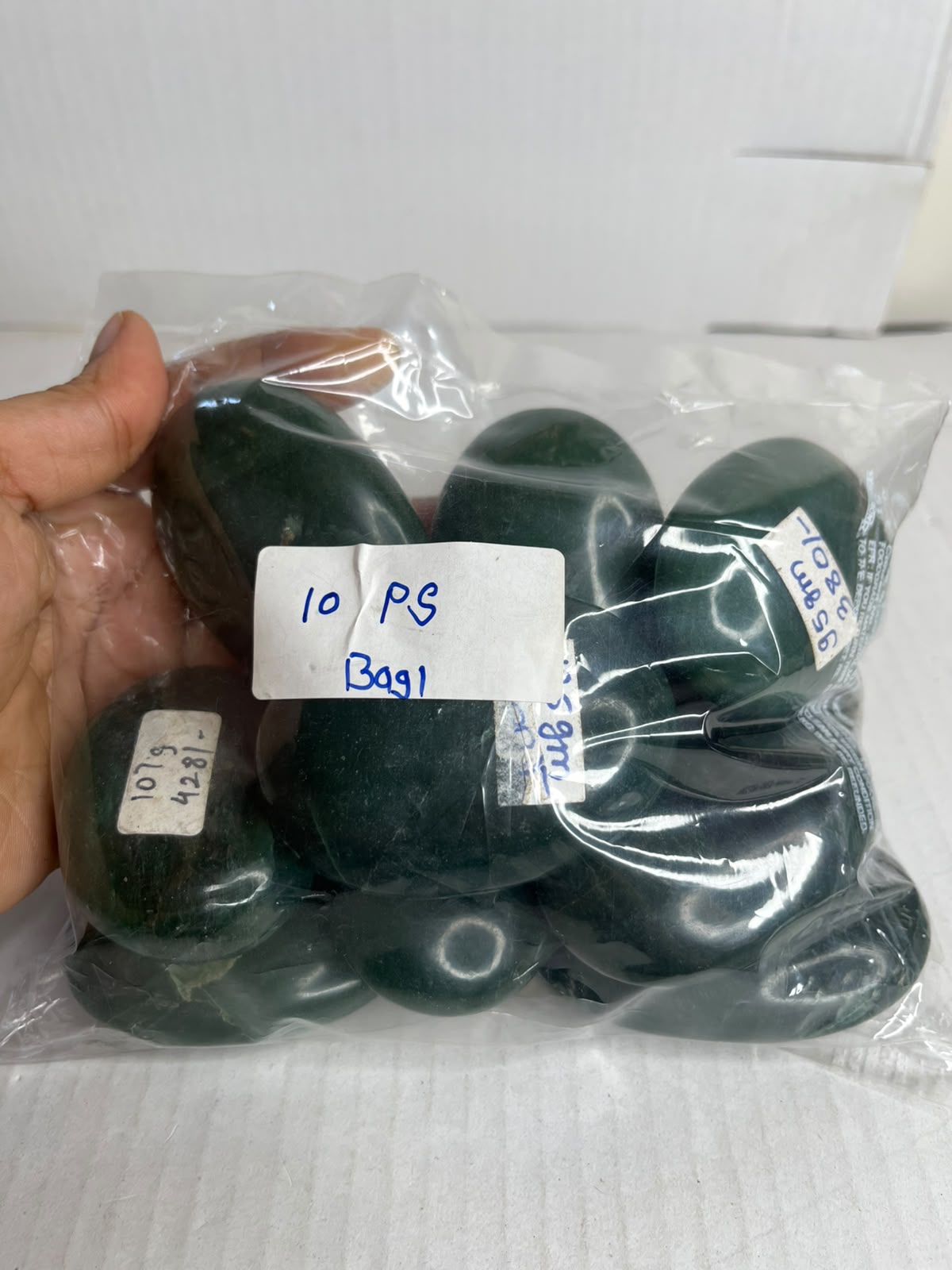 GREEN JADE PALMSTONES BAG 1 - 1 KG, 10 PCS