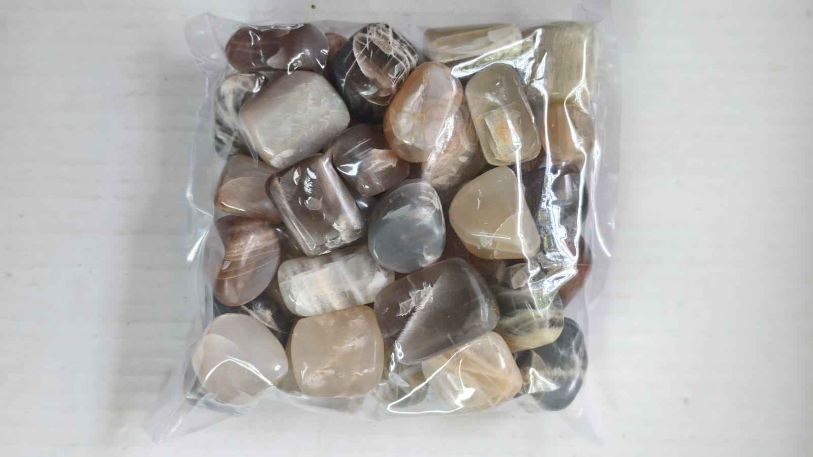ASSORTED MOONSTONE TUMBLE STONE - 1 KG