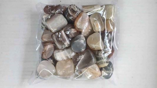 ASSORTED MOONSTONE TUMBLE STONE - 1 KG
