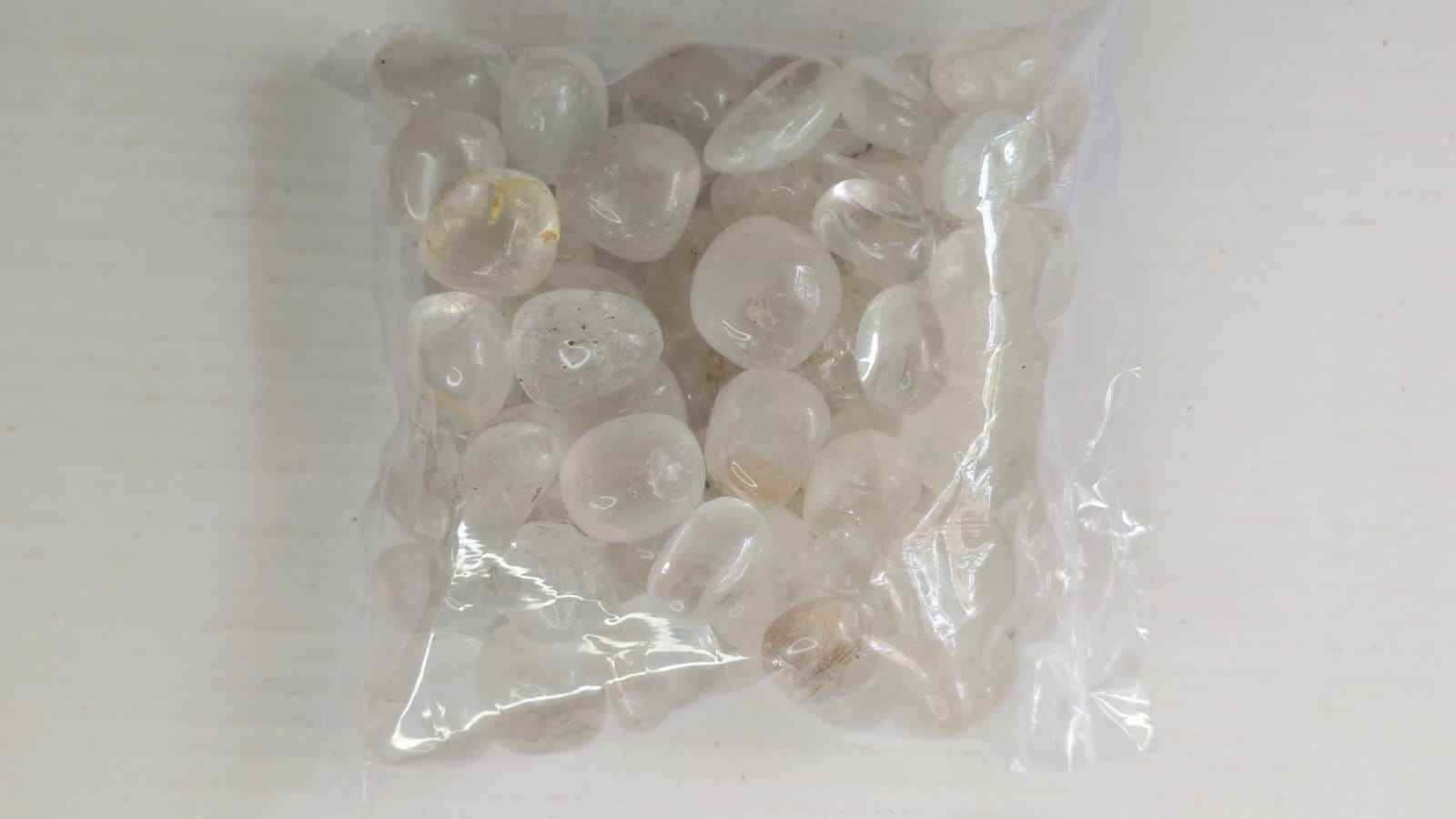 CLEAR QUARTZ TUMBLE STONES - 1KG