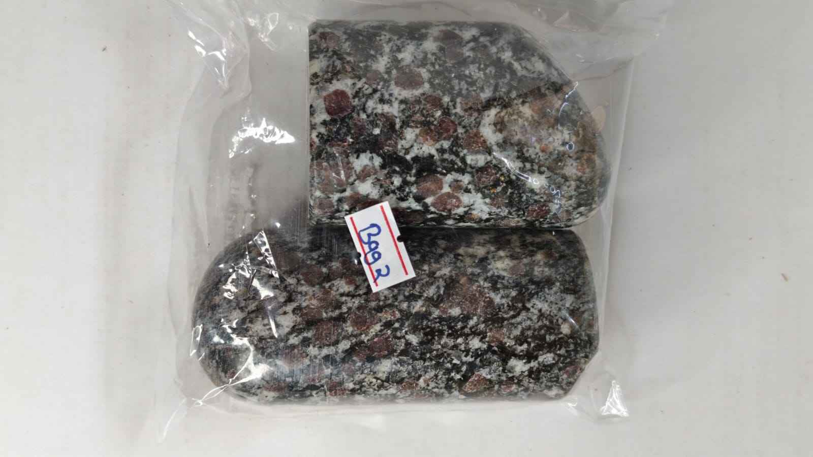 GARNET MATRIX FREEFORM STONES-1KG -BAG 2 -2PCS