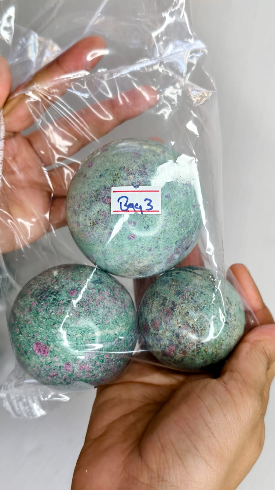 RUBY FUCHSITE SPHERE BAG 3 - 1KG, 3 PCS
