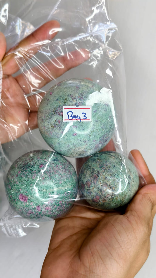 RUBY FUCHSITE SPHERE BAG 3 - 1KG, 3 PCS