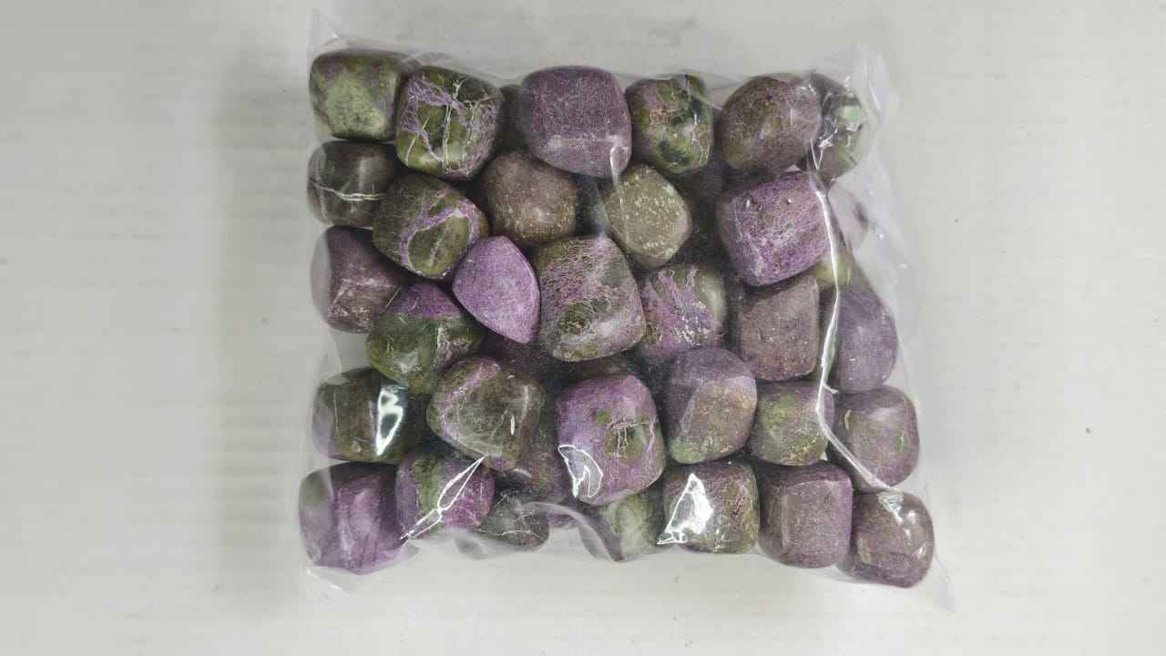 STICHTITE TUMBLE STONE - 1 KG
