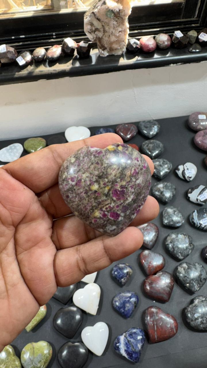 Ruby With Albite Heart 124g - AEORA ROCKS INDIA -Healing Crystals superstore