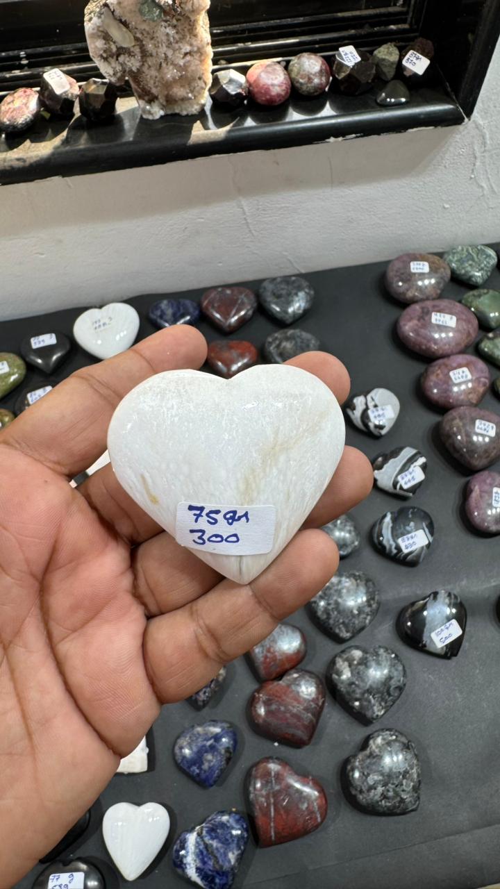Scolecite Heart 75g - AEORA ROCKS INDIA -Healing Crystals superstore