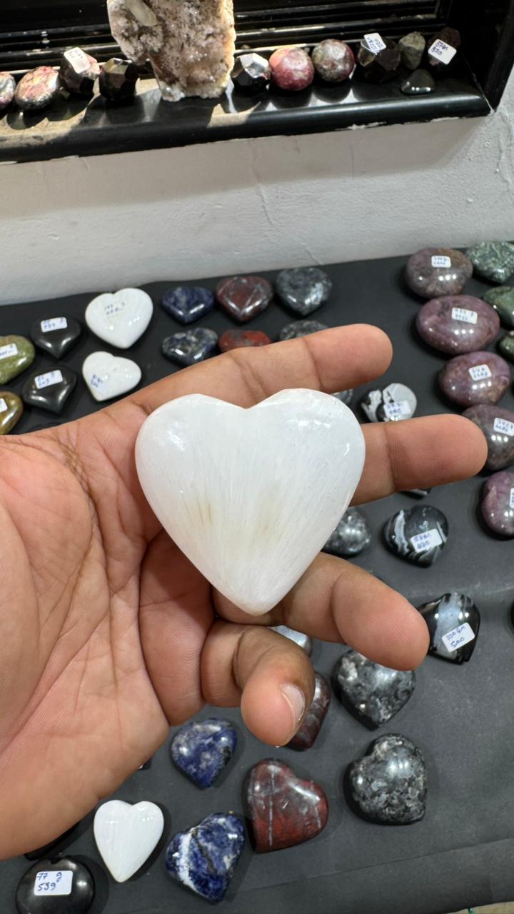 Scolecite Heart 95g - AEORA ROCKS INDIA -Healing Crystals superstore