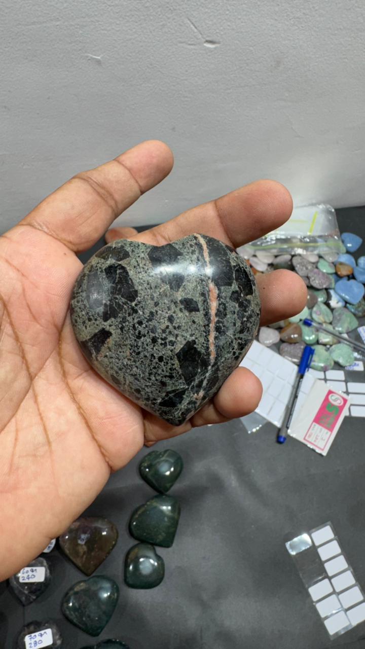 Iolite Heart 184g