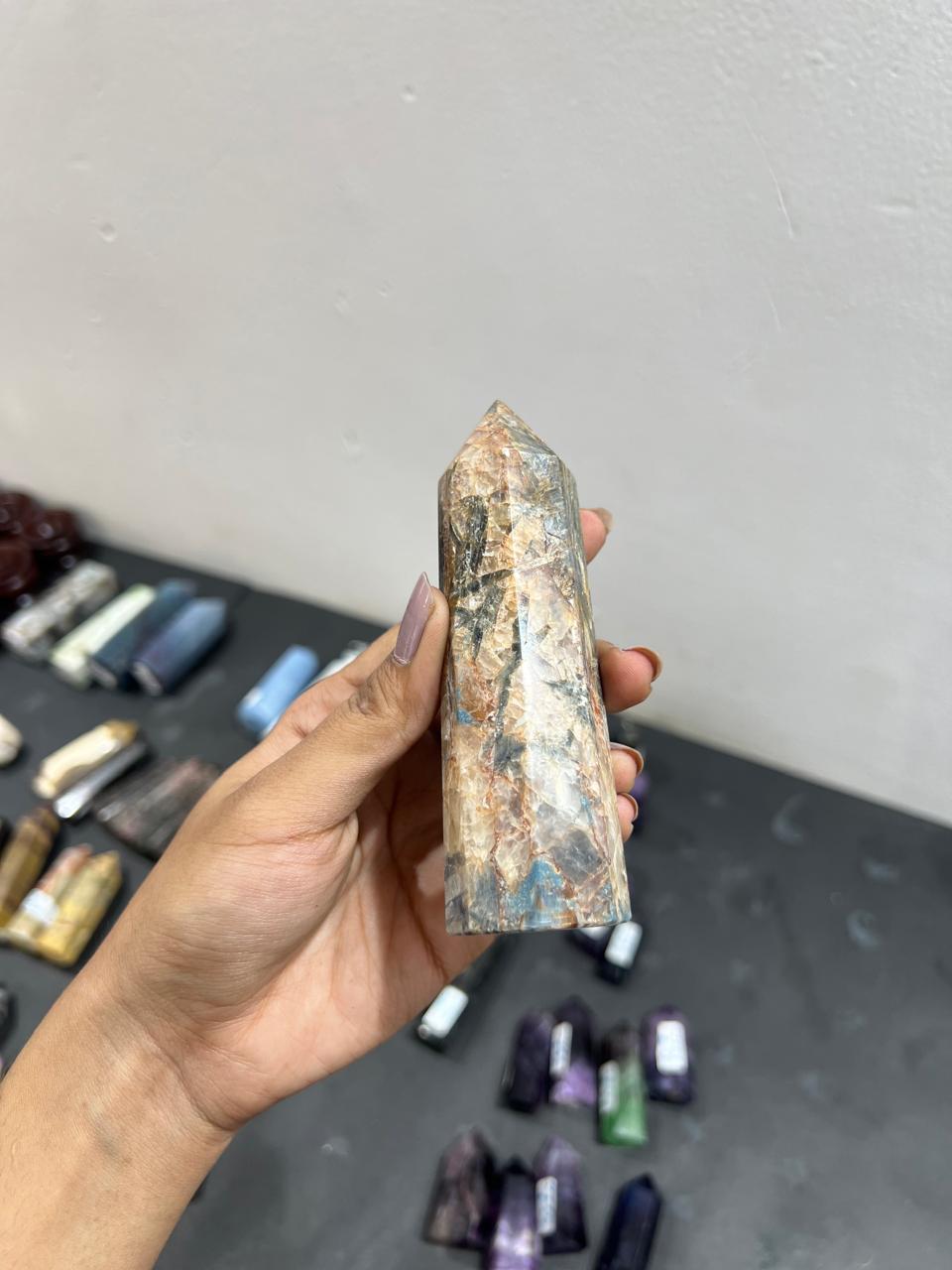 Kynite quartz Tower 254g