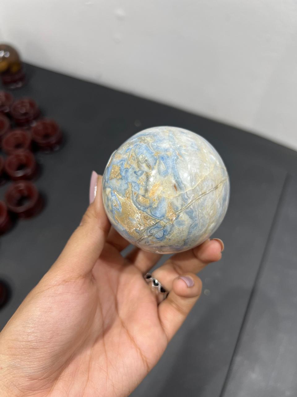 Scheelite Sphere 420g - AEORA ROCKS INDIA -Healing Crystals superstore
