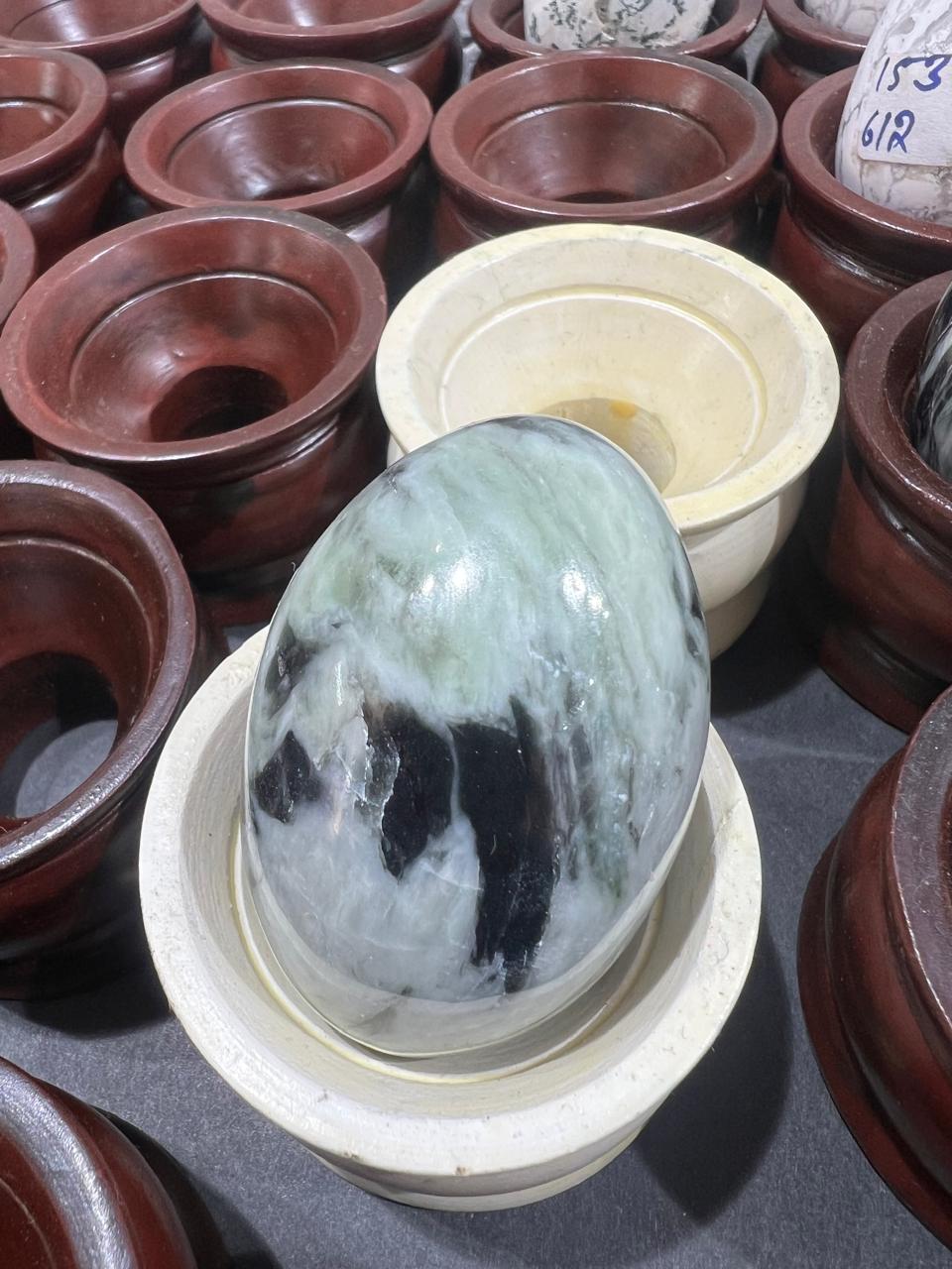 Kammerite Lingam 123g - AEORA ROCKS INDIA -Healing Crystals superstore