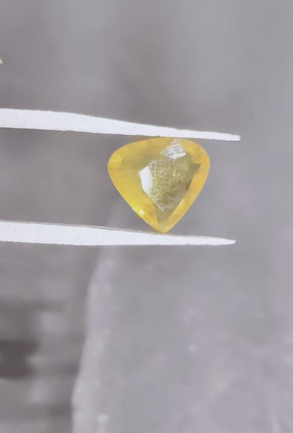 Yellow Sapphire Cut Stone 2.90 Cts