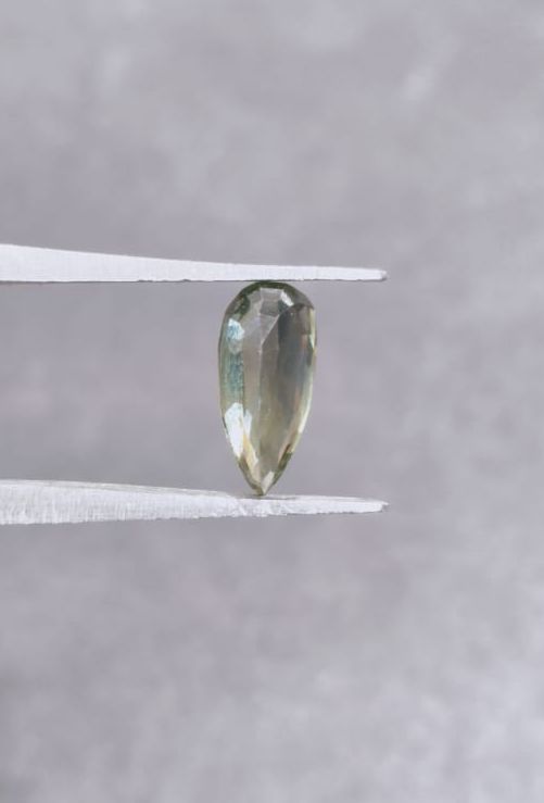 Australian Saphire 1.65 Cts - AEORA ROCKS INDIA -Healing Crystals superstore