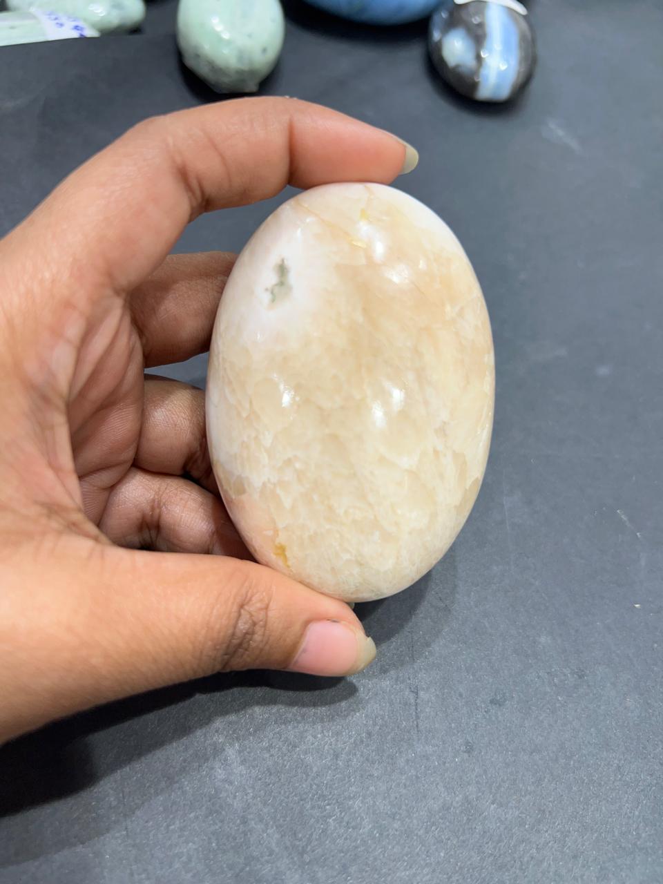 Stilbite Palm Stone - AEORA ROCKS INDIA -Healing Crystals superstore