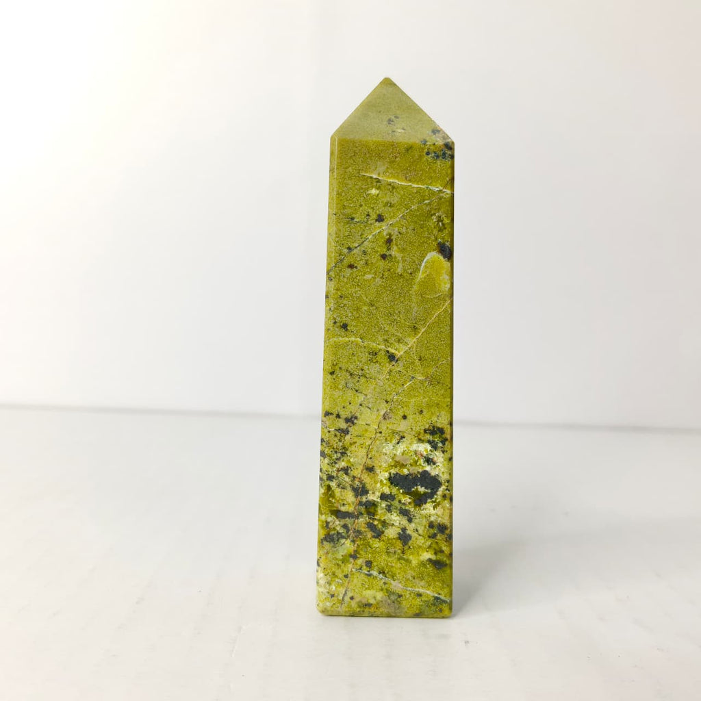 Lizardite Obelisk/Tower: The Stone of New Beginnings – Heart Chakra & Kundalini Healing - AEORA ROCKS INDIA -Healing Crystals superstore