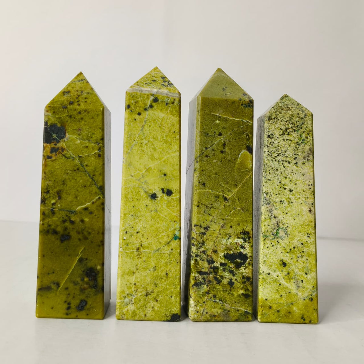 Lizardite Obelisk/Tower: The Stone of New Beginnings – Heart Chakra & Kundalini Healing - AEORA ROCKS INDIA -Healing Crystals superstore