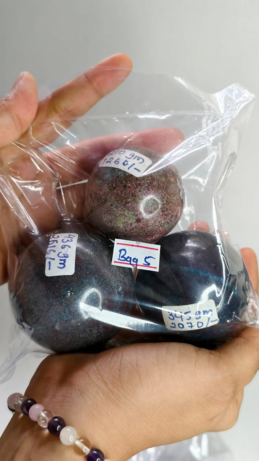 RUBY KYANITE SPHERE BAG 5 - 1 KG, 3 PCS