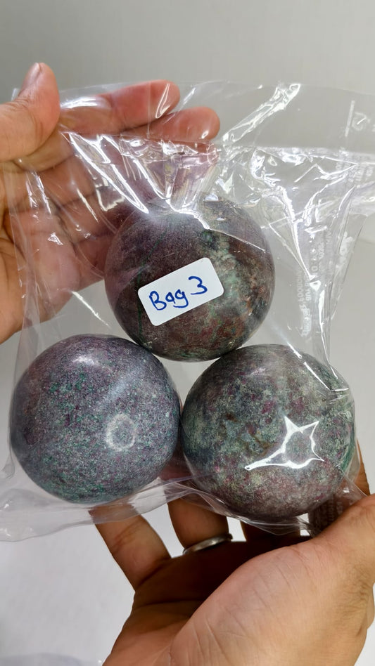RUBY KYANITE SPHERE BAG 3 - 1 KG, 3 PCS