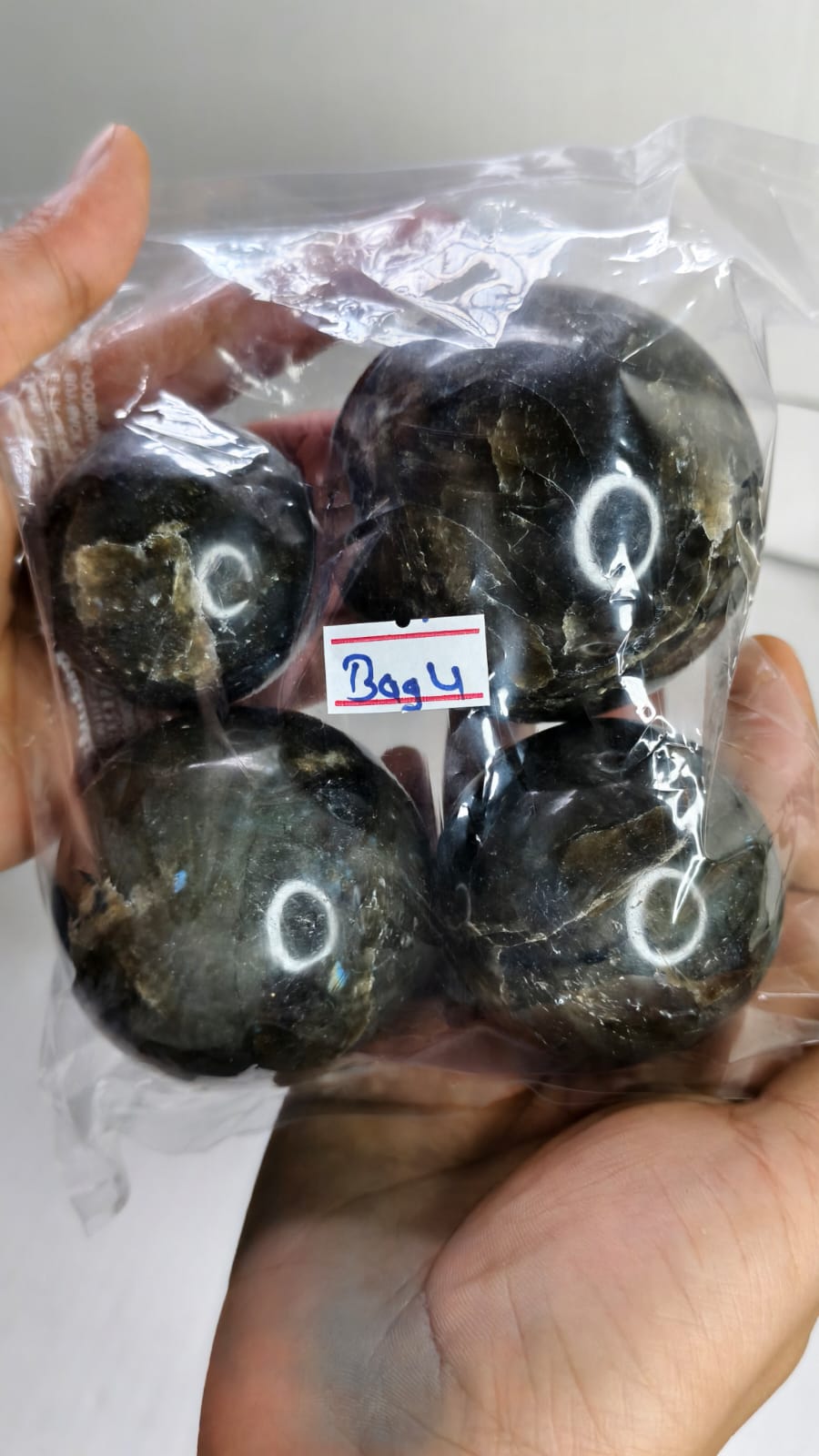 LABRADORITE SPHERE BAG 4 - 1 KG, 4 PCS