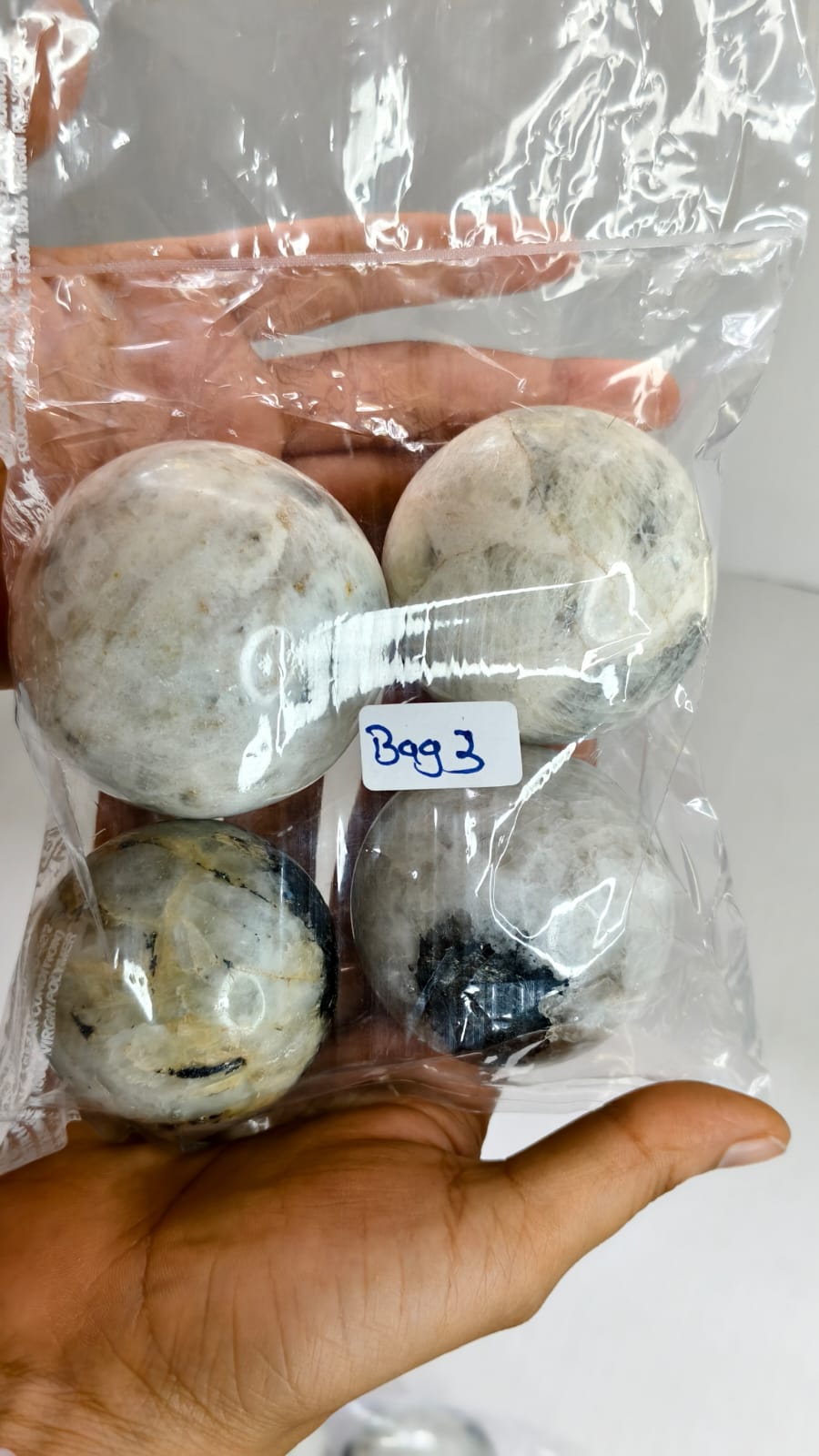 RAINBOW MOONSTONE SPHERE BAG 3 - 1 KG, 4 PCS