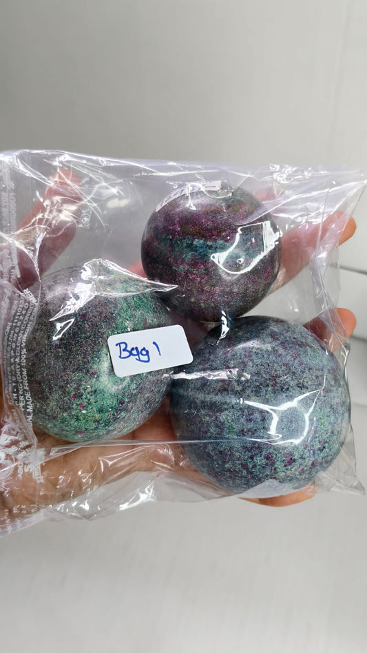RUBY KYANITE SPHERE BAG 1 - 1 KG, 3 PCS