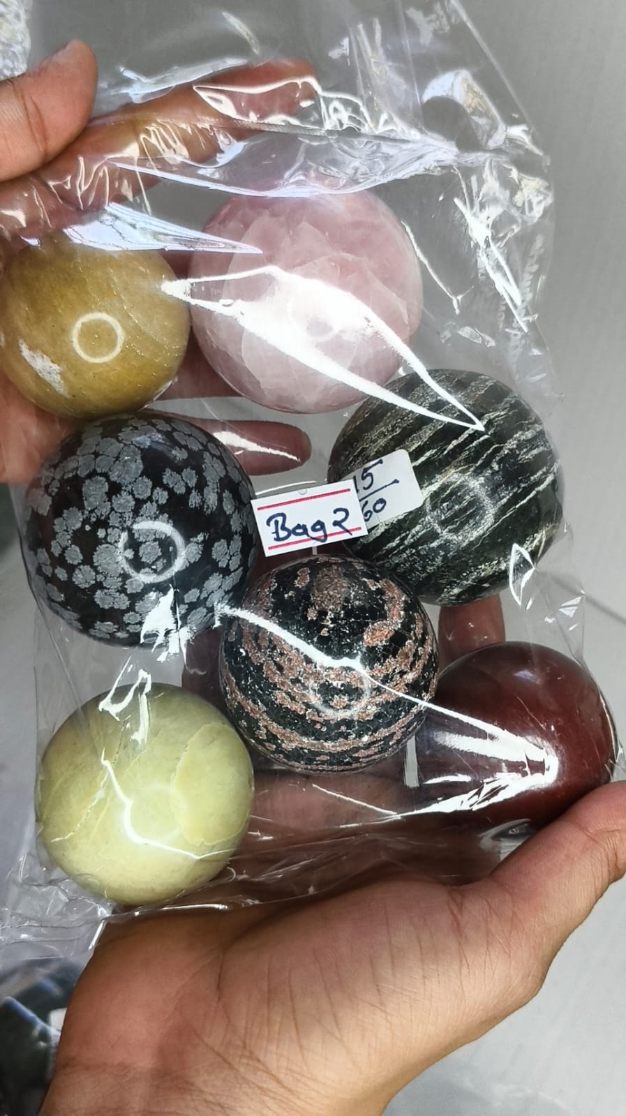 MIX STONE SPHERE BAG 2 - 1 KG, 7 PCS