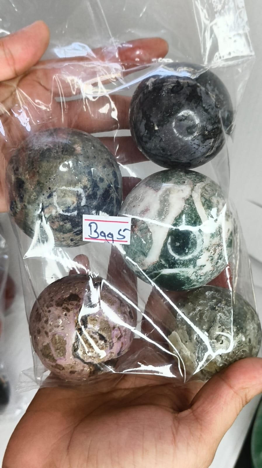 MIX STONE SPHERE BAG 5 - 1 KG, 5 PCS