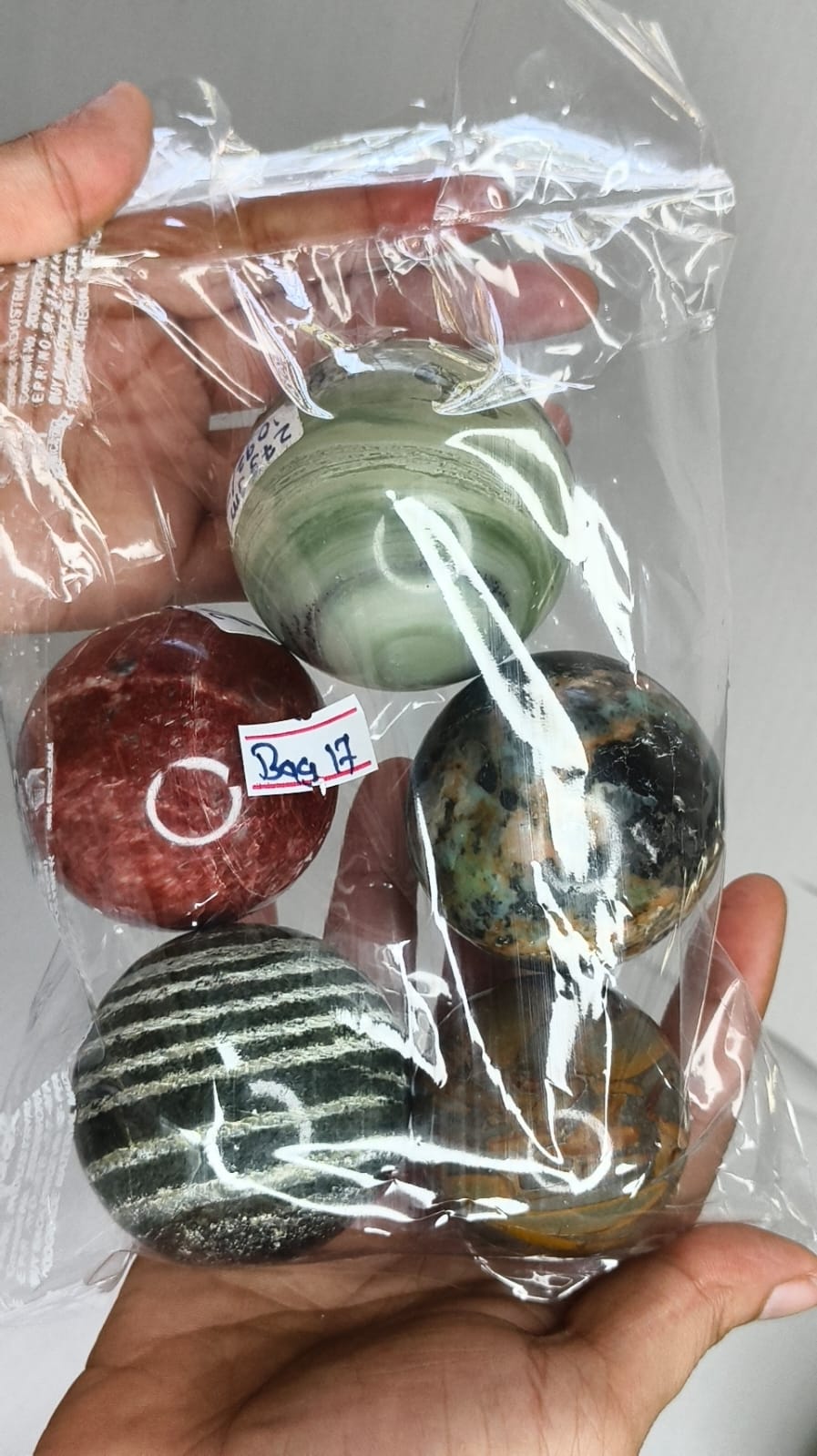 MIX STONE SPHERE BAG 17 - 1 KG, 5 PCS