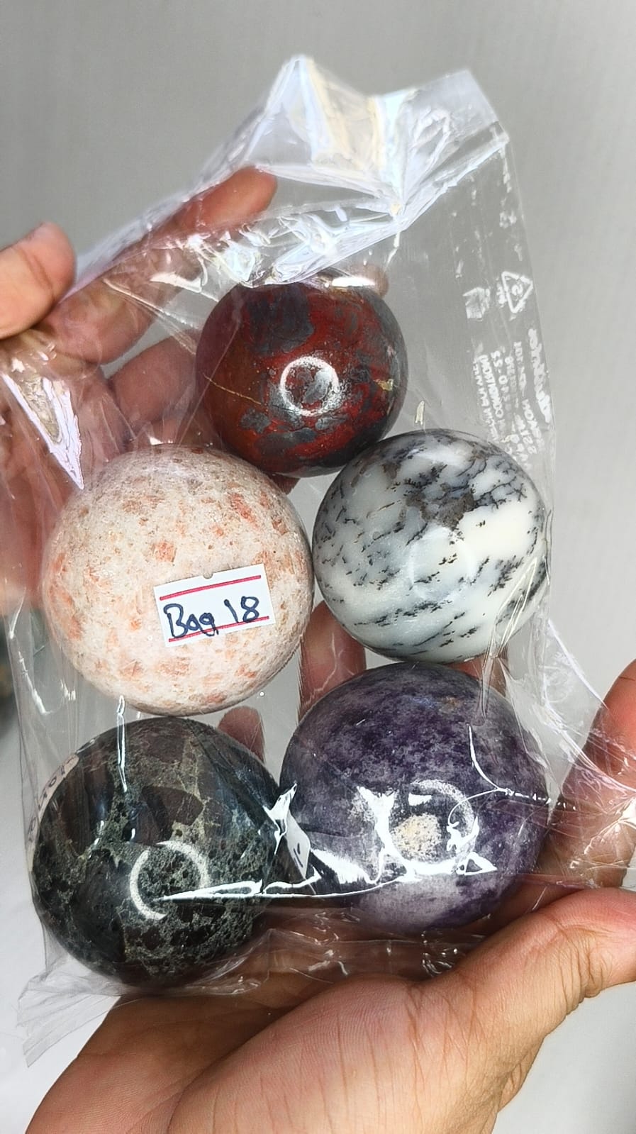 MIX STONE SPHERE BAG 18 - 1 KG, 5 PCS
