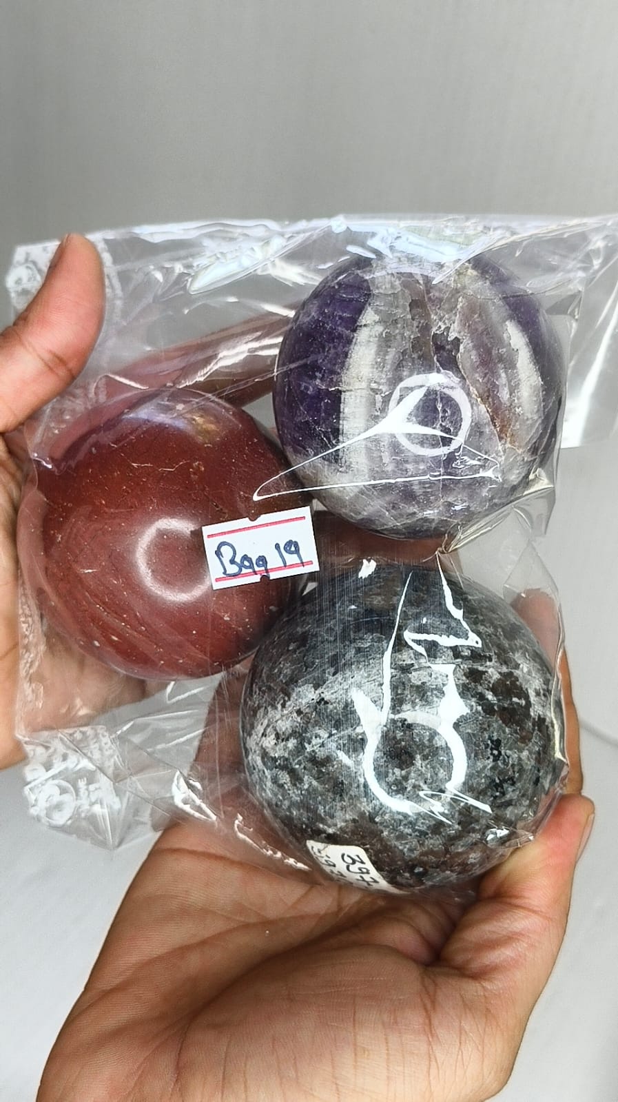 MIX STONE SPHERE BAG 19 - 1 KG, 3 PCS