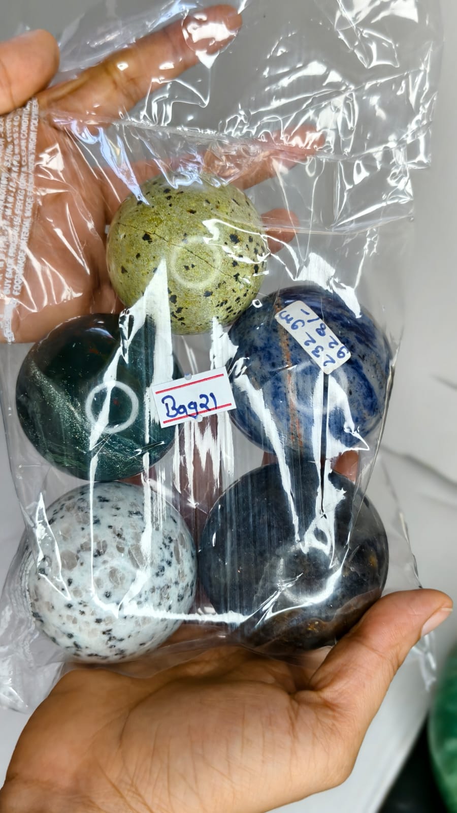 MIX STONE SPHERE BAG 21 - 1 KG, 5 PCS