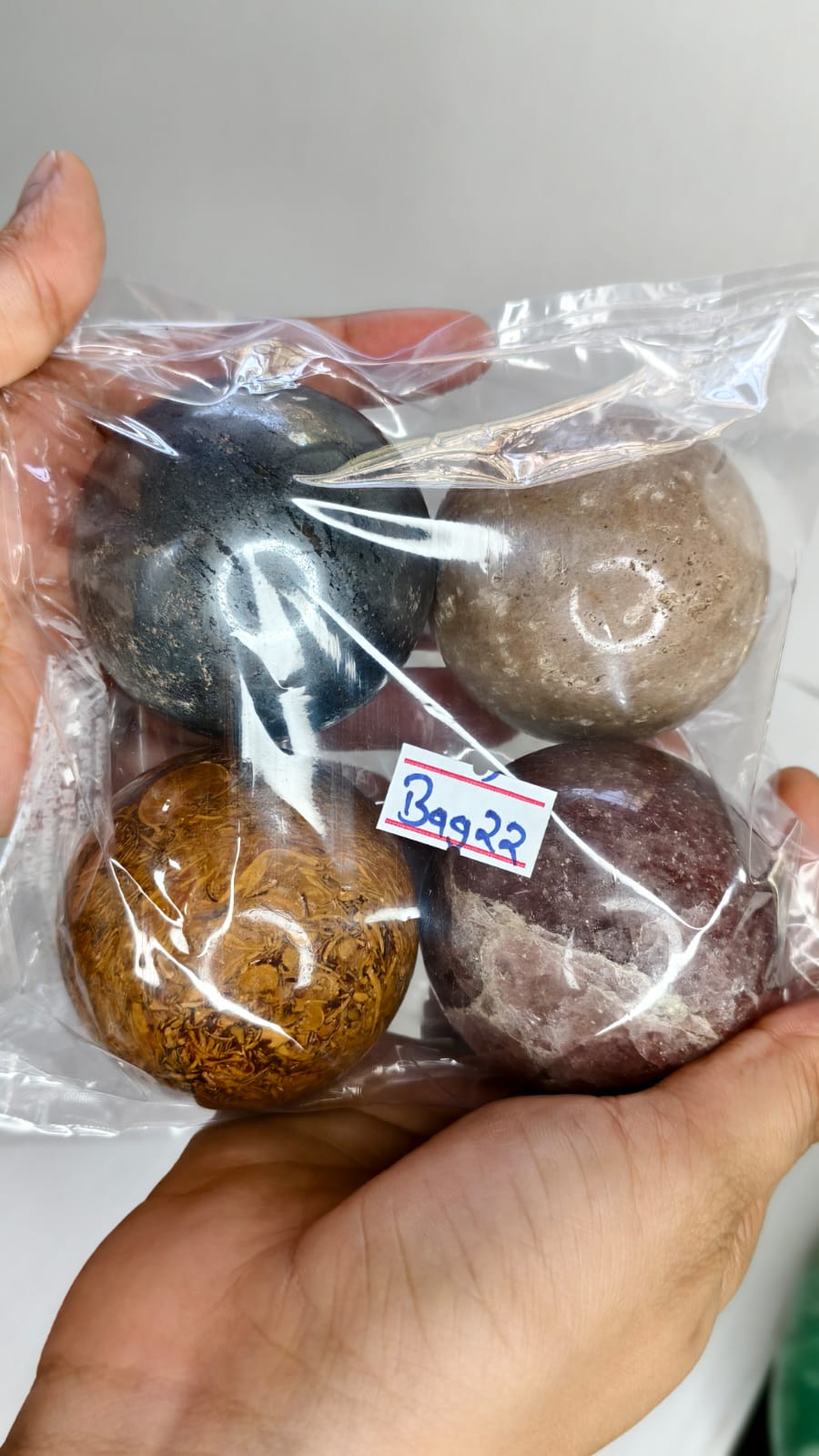 MIX STONE SPHERE BAG 22 - 1 KG, 4 PCS