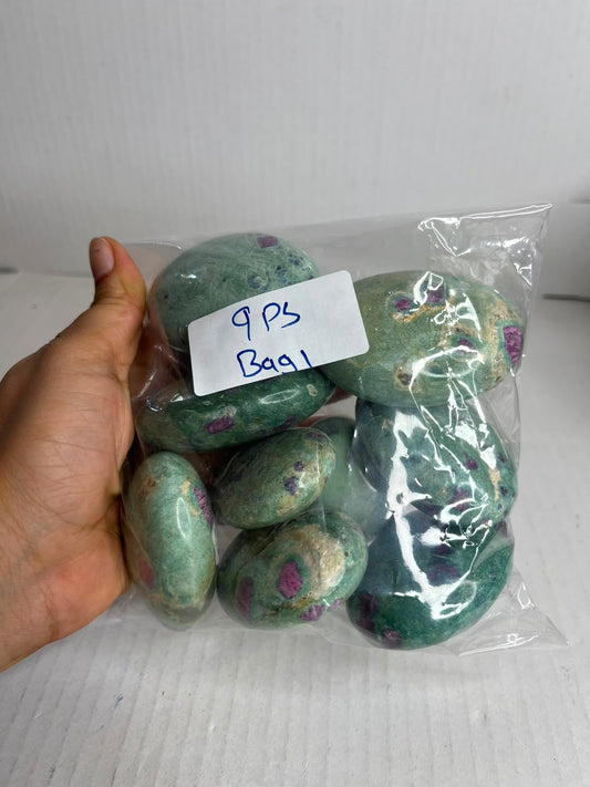RUBY FUCHSITE PALMSTONES BAG 1 - 1 KG, 9 PCS