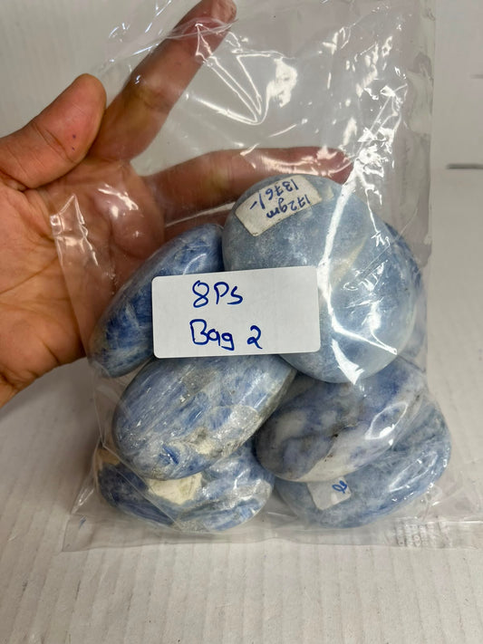 BLUE KYANITE B PALMSTONES BAG 2 - 1 KG, 8 PCS