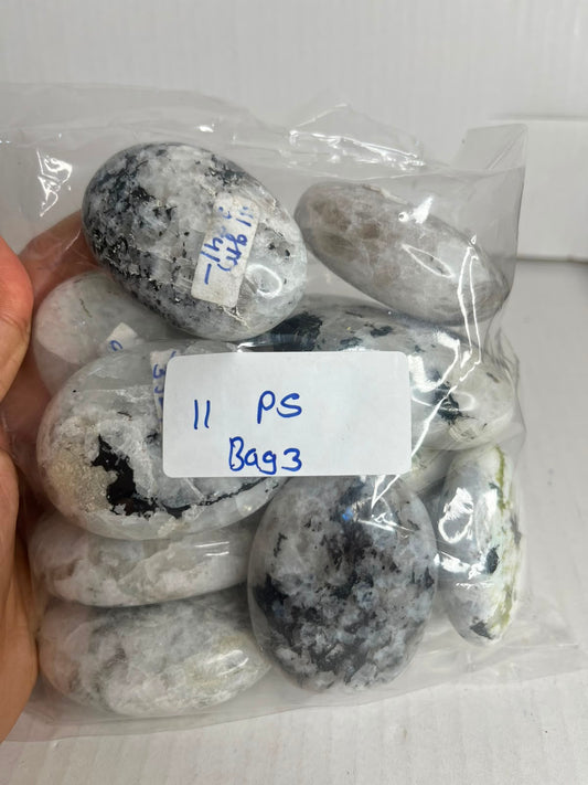 RAINBOW MOONSTONE PALM STONE BAG 3 - 1 KG, 11 PCS