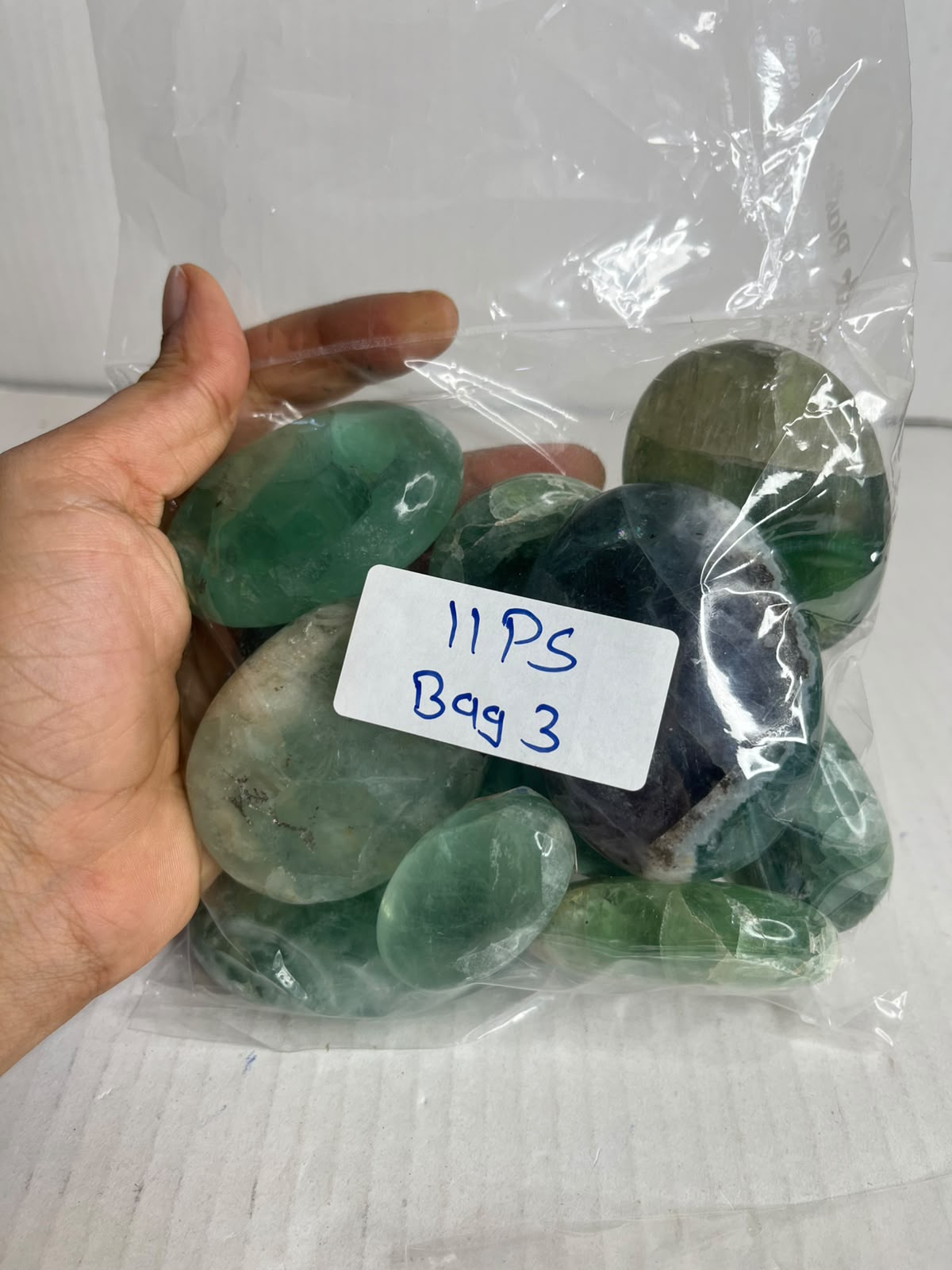 MULTI FLUORITE PALM STONE BAG 3 - 1 KG, 11 PCS