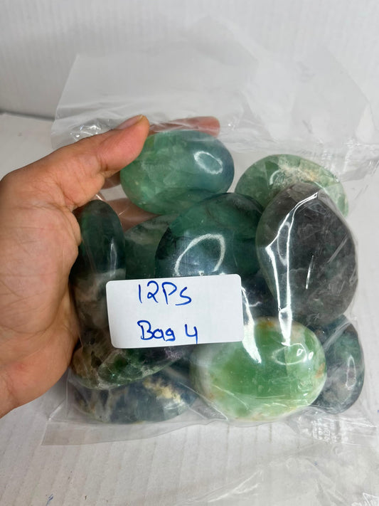 MULTI FLUORITE PALM STONE BAG 4 - 1 KG, 12 PCS