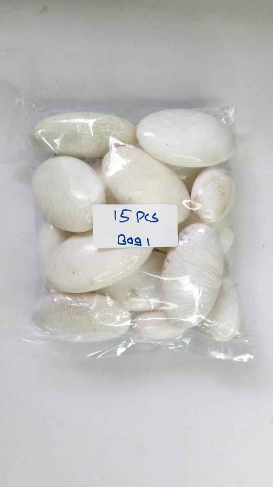 WHITE SCOLECITE PALMSTONES BAG 1 - 1 KG, 15 PCS