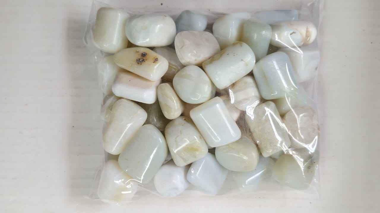 WHITE OPAL TUMBLE STONE - 1 KG