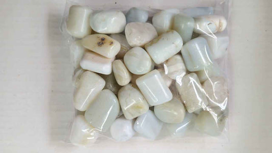 WHITE OPAL TUMBLE STONE - 1 KG
