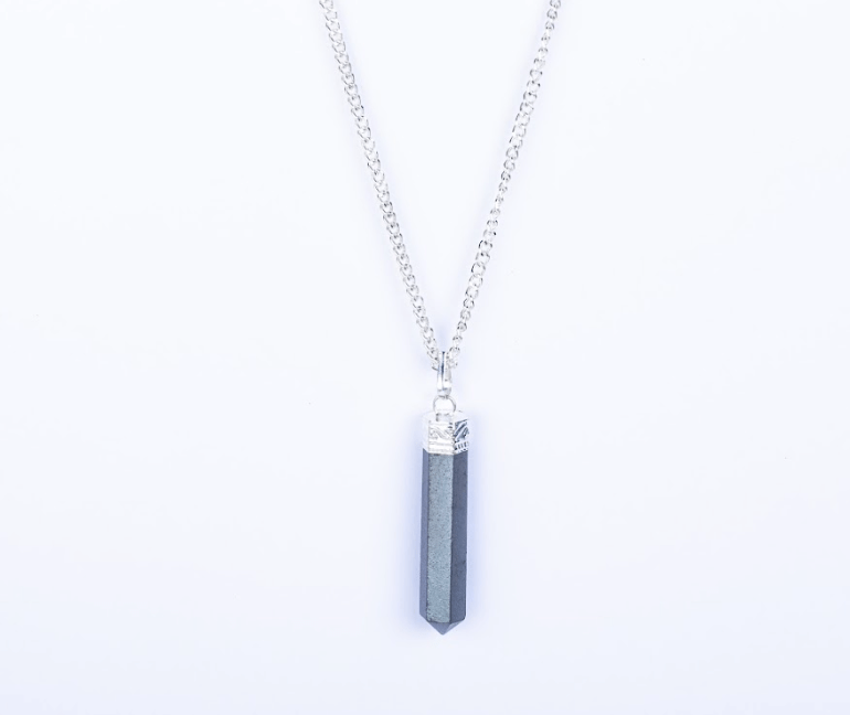 Hematite Single Point Pendant - AEORA ROCKS INDIA - Healing Crystals superstore