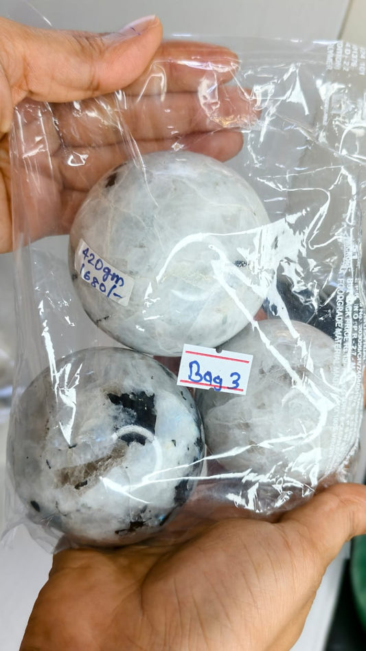 WHITE FELDSPAR SPHERE BAG 3 - 1KG, 3 PCS
