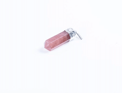 Strawberry Quartz Single Point Pendant - AEORA ROCKS INDIA - Healing Crystals superstore
